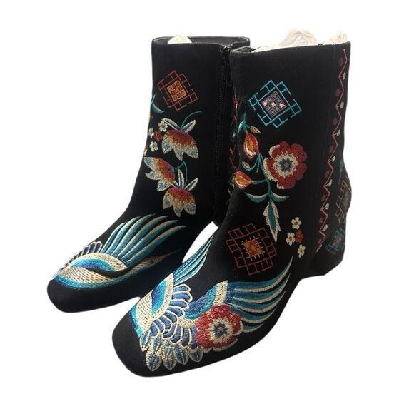 Johnny Was Devine Boho Chick Black Floral Embroidered Booties Size 38 NIB - Picture 8 of 15